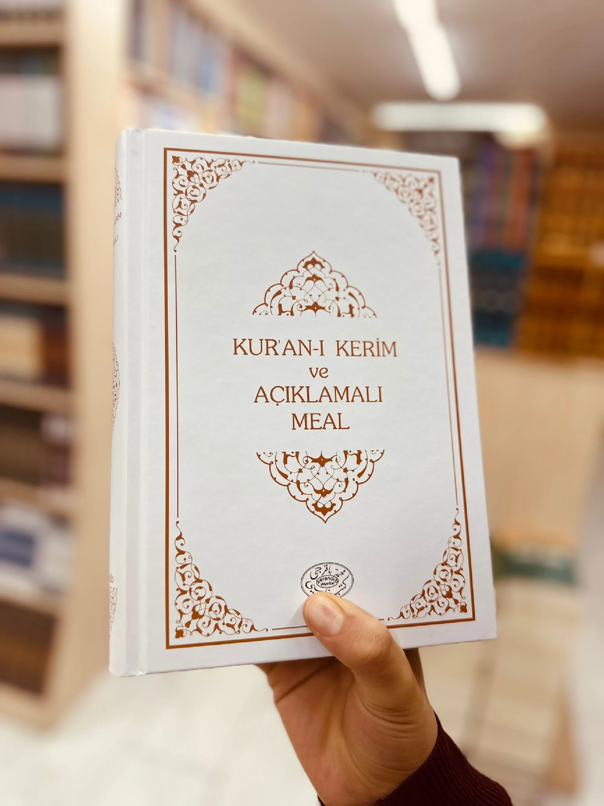 Kur'an-ı Kerim ve Açıklamalı Meali Ciltli Arapça-Türkçe