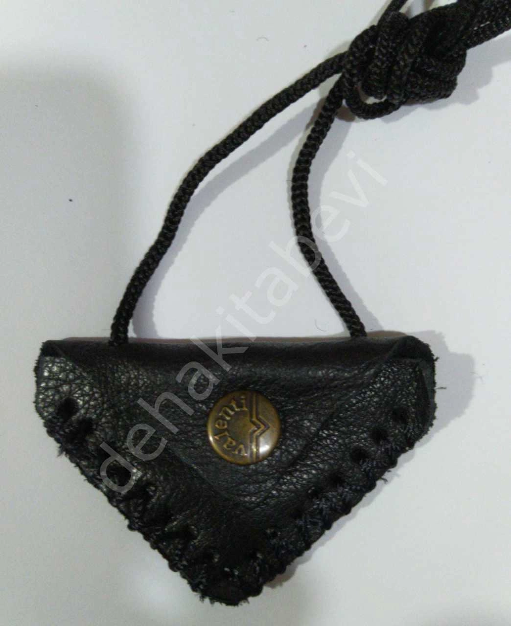 çıtçıtlı üçgen muska kabı, cevşenli,3,50x3,50 cm