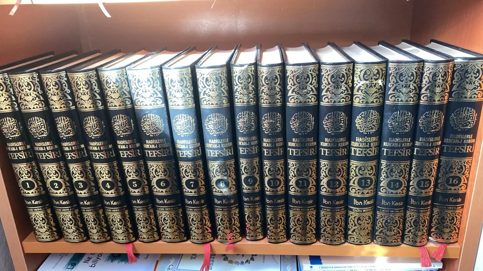 2. el  İbni Kesir Tefsiri (16 Cilt) (1. Hamur) (Hadislerle Kur'an-ı Kerim) (sıfır gibi)